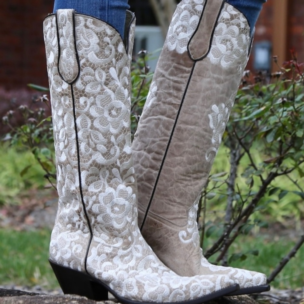 Corral Bone Tall Lace Embroidery G1128